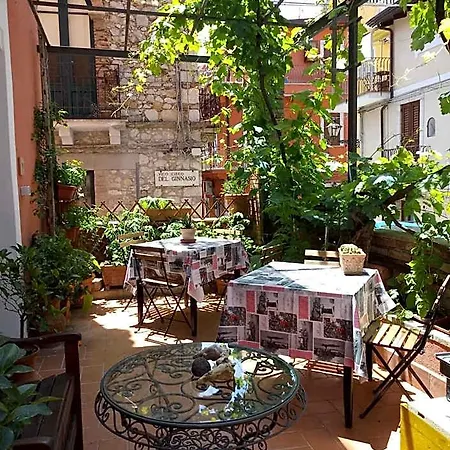 Casa Cifali Pensión Taormina