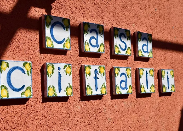 カーサ シファリ タオルミーナ