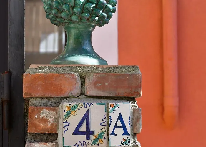 カーサ シファリ ゲストハウス 3*