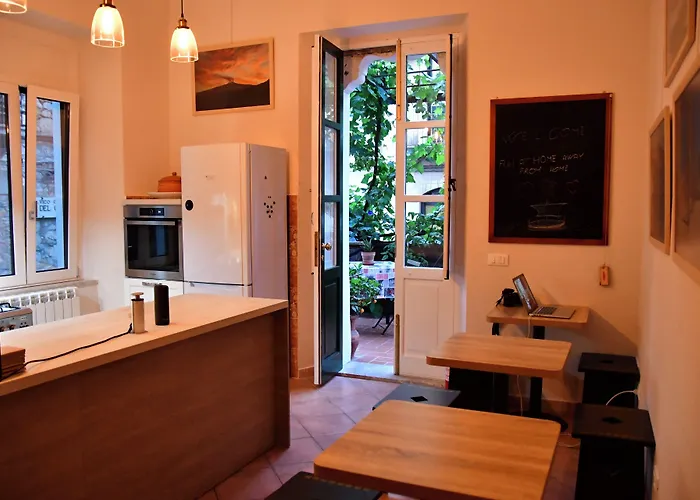 カーサ シファリ ゲストハウス タオルミーナ