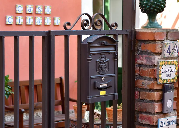 カーサ シファリ ゲストハウス 3*